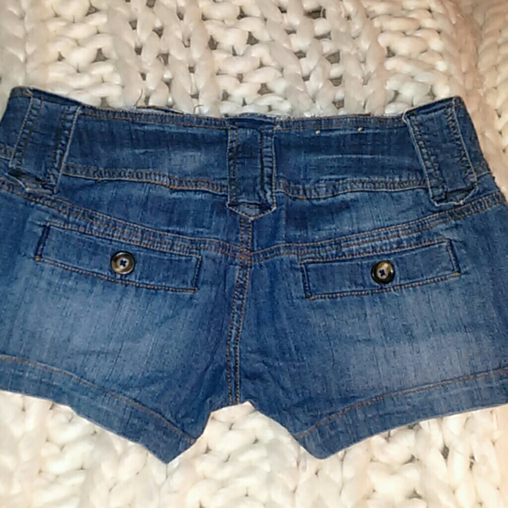 Shorts - Picture 5 of 6